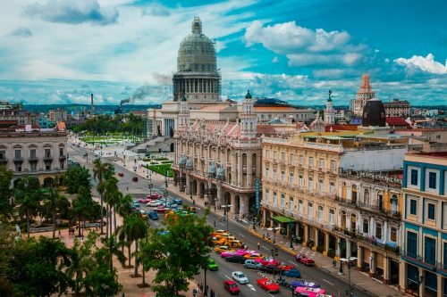 Crédito da foto: Foto de ??????? ???????????: https://www.pexels.com/pt-br/foto/cidade-meio-urbano-carros-veiculos-18395200/ Havana